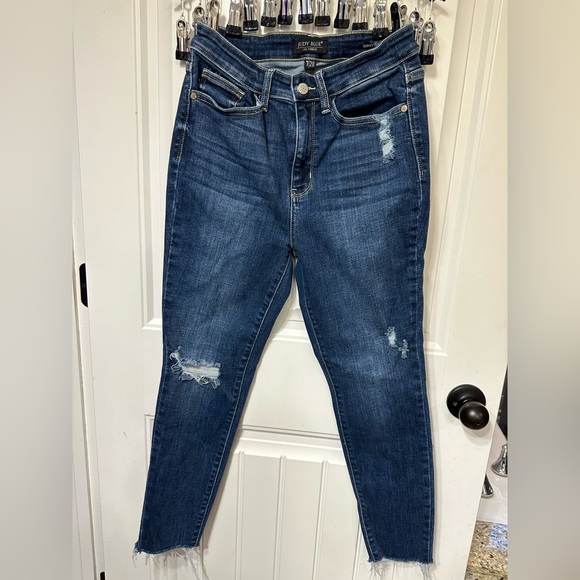 Judy Blue Distressed Jeans - Picture 1 of 3